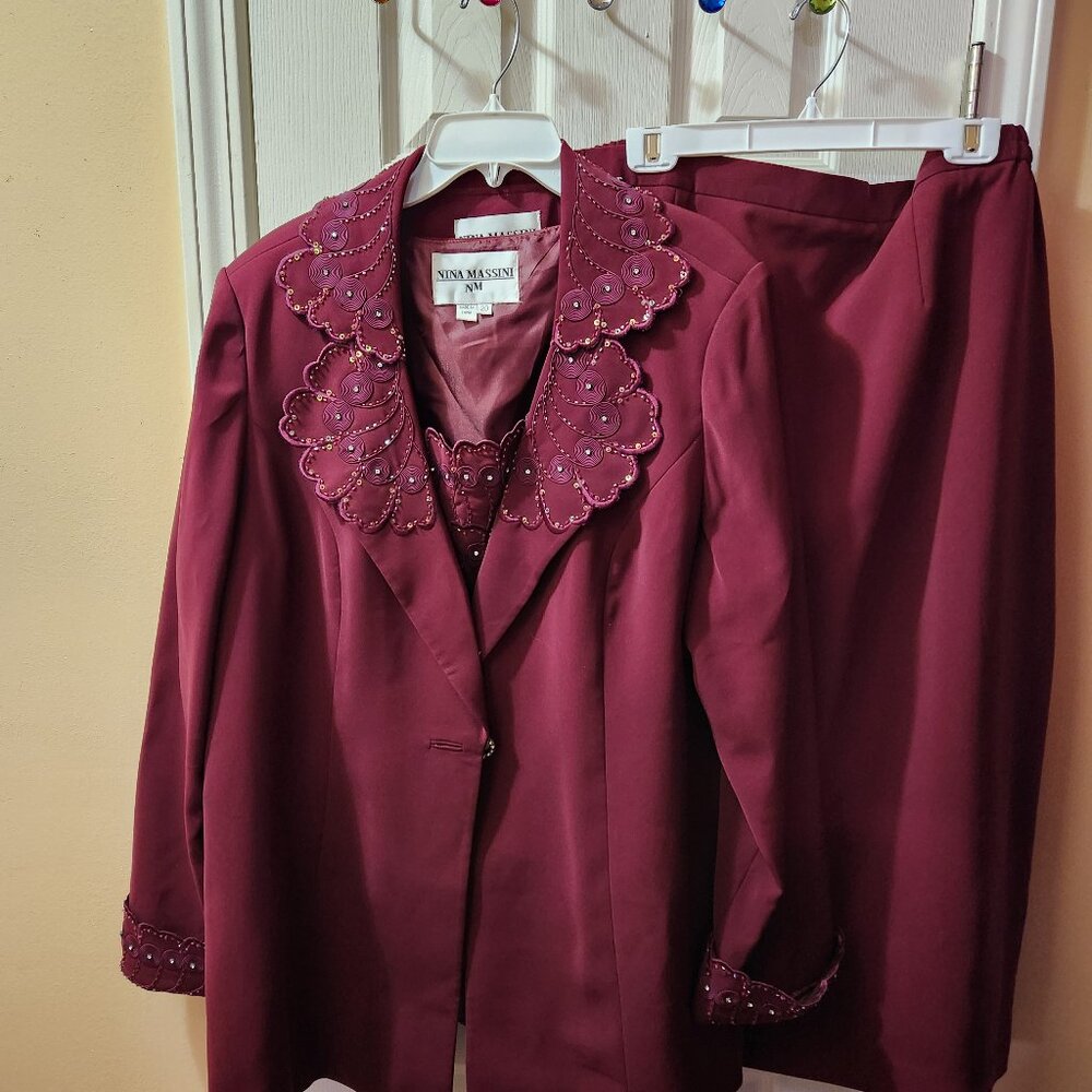 Gorgeous Burgundy Suit - Size 20